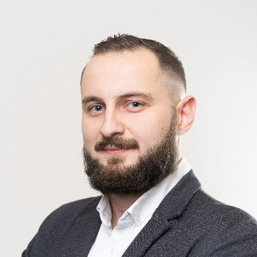 Nikola Ishov, business analyst and founder of AdsCalculator.xyz